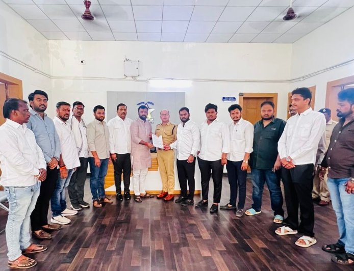 नाशिक धर्मांतरण प्रकरणाची सखोल चौकशी करण्याची युवा सेनेची मागणी...!