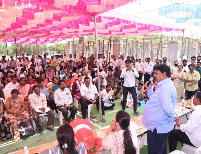 पंतप्रधान आवास योजनेच्या लाभार्थ्यांसाठी विशेष मेळावा, सभापती अनिल मकरिये यांनी केले उद्घाटन...