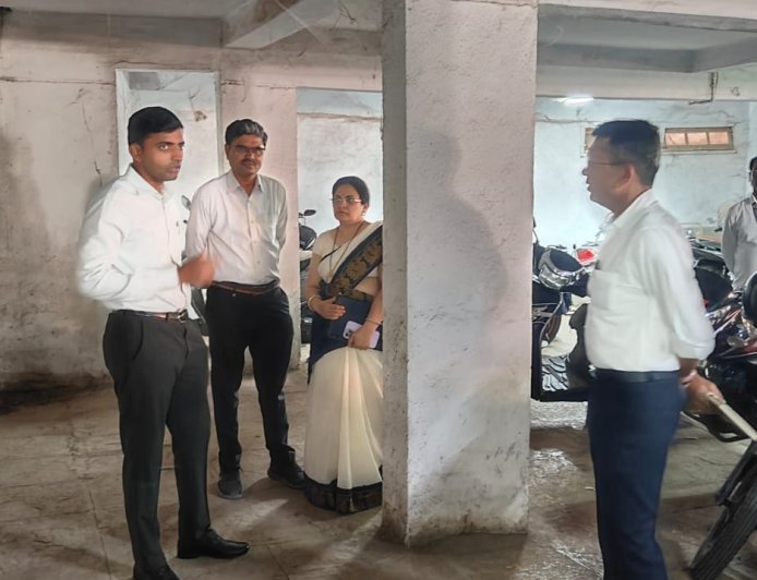 महानगरपालिका मुख्यालय व परिसर स्वच्छ ठेवून रिकामी जागांचा योग्य वापर करा - मनपा आयुक्त अमोल येडगे