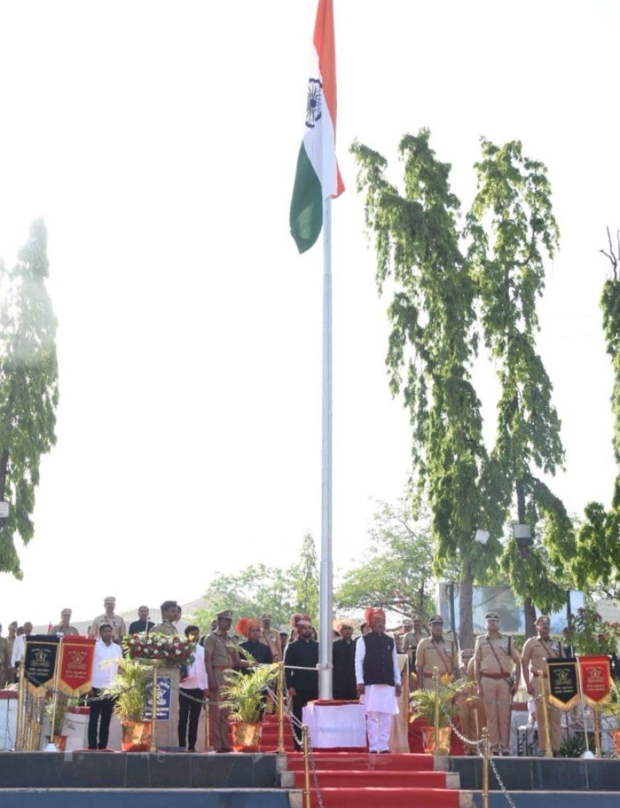 महाराष्ट्र दिन उत्साहात, सर्वांच्या सहभागातून प्रगतीची वाटचाल - पालकमंत्री संजय शिरसाट