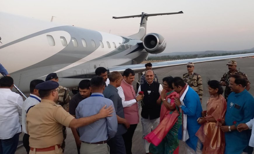 मुख्यमंत्री देवेंद्र फडणवीस यांचे शहरात आगमन व स्वागत...