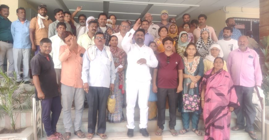 पंतप्रधान आवास योजनेच्या घरासाठी जाचक अटी रद्द करा, आझाद समाज पार्टी व वंचित अक्रामक...