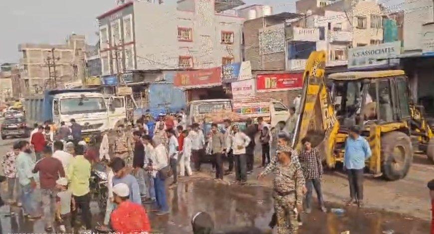 किराडपुरा, आझाद चौक रस्ता बाधित रेती, खडी विटा विक्रेत्यांवर मनपाची कार्यवाई...!
