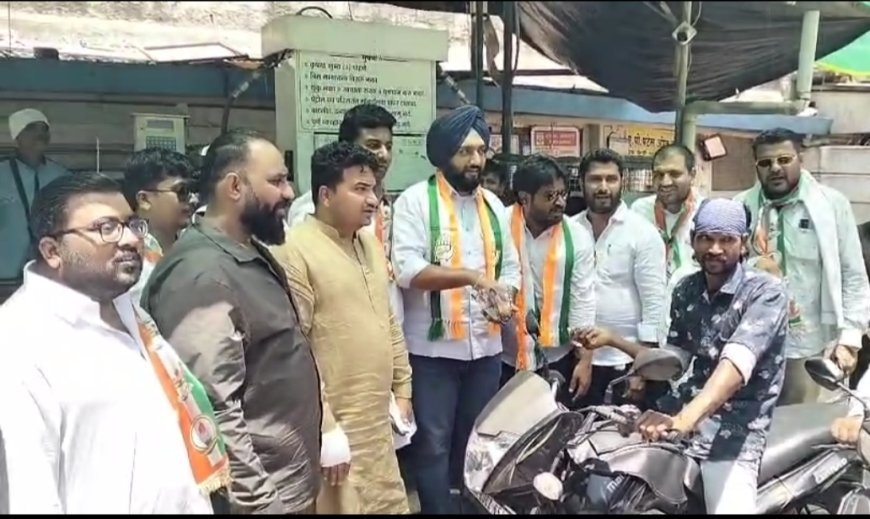 युवक काँग्रेसने पेट्रोल पंपावर केले "मेलाॅडी खाओ सब भुल जाओ" आंदोलन...!