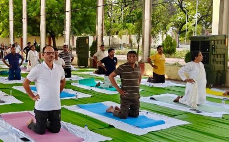 रेल्वे विभागात आंतरराष्ट्रीय योग दिन उत्साहात साजरा...!