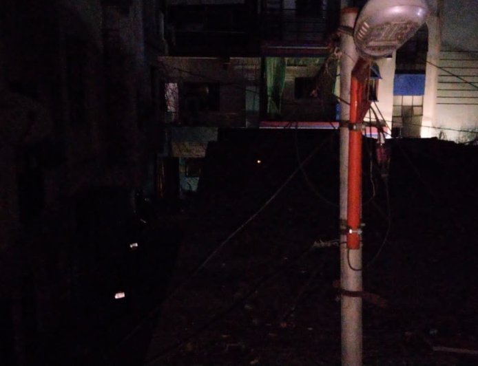 रोशन गेट परिसरात काळोख, वीजपुरवठा पूर्ववत कधी होईल याची प्रतिक्षा...?