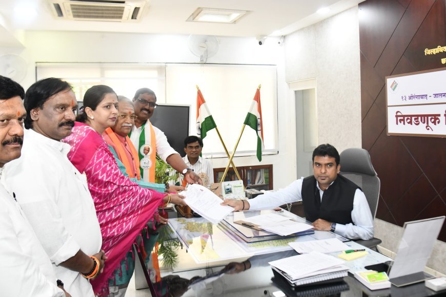 महाविकास आघाडीच्या उमेदवार देवयानी डोणगावकर यांचा उमेदवारी अर्ज दाखल