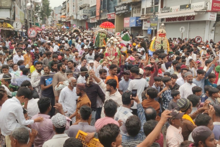 मोहर्रम निमित्ताने शिया-सुन्नी मुस्लिम समाजाने एकत्र येत दिला एकतेचा संदेश, यौम-ए-आशुरा शहरात शांततेत...!