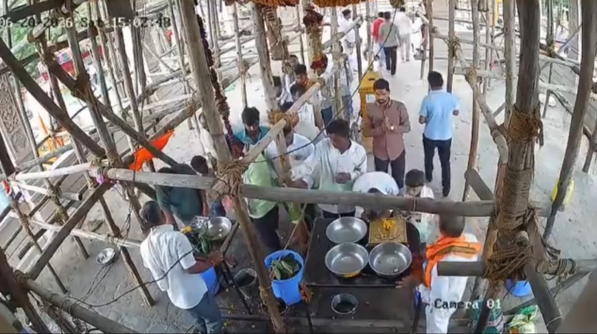मानवत तालुक्यातील मंदीराचा गाभारा कोसळला, दोन जणांचा मृत्यू, 16 जण जखमी...