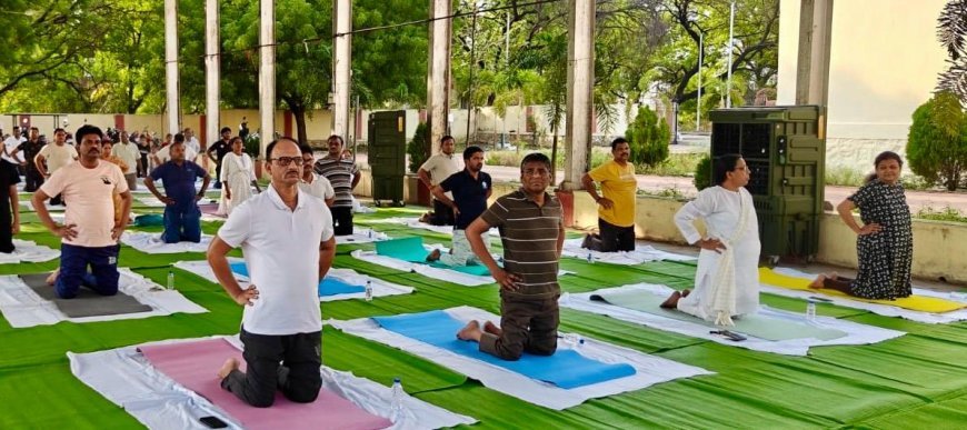 रेल्वे विभागात आंतरराष्ट्रीय योग दिन उत्साहात साजरा...!