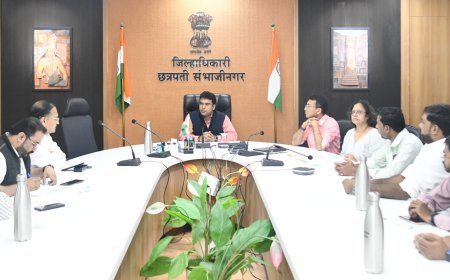 विशेष पुनरिक्षण प्रक्रीयेत राजकीय पक्षांच्या बुथ प्रतिनिधींनी सहयोग द्यावा - जिल्हाधिकारी विनय गौडा जी.सी.