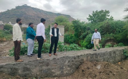 सातारा परिसरात नैसर्गिक नाल्यावरील अतिक्रमण काढले, दोन बिल्डरवर गुन्हा दाखल...!