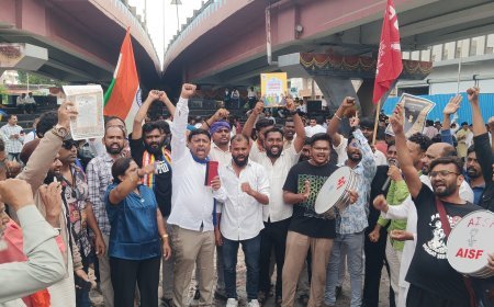 शिक्षणमंत्री धर्मेंद्र प्रधान यांचा राजीनामा, काॅकरोच जनता पार्टीचे क्रांतीचौकात जल्लोष...