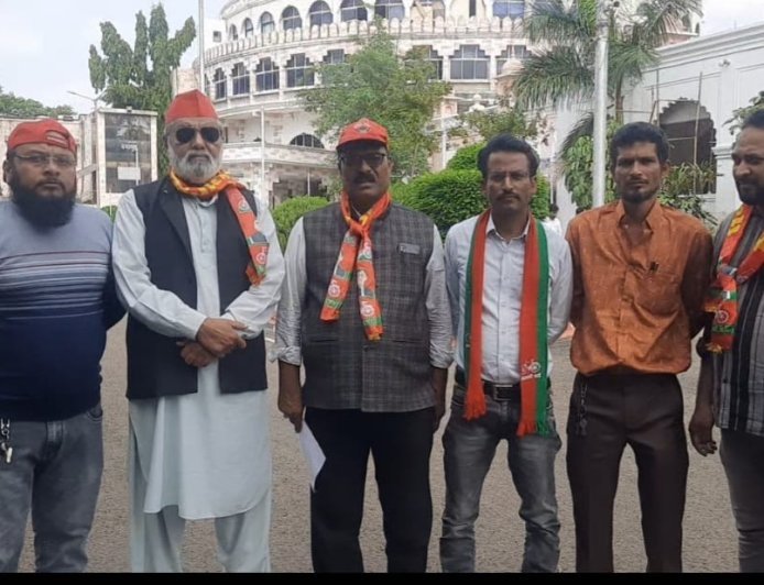 S I R करण्यासाठी 6 महीन्यांची मुदतवाढ देण्याची समाजवादी पक्षाचे मागणी...!