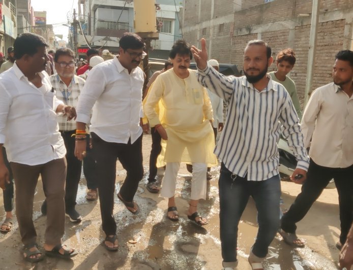 जटवाडा रोडवर वाहतुकीला अडथळा निर्माण करणारे विजेचे खांब तात्काळ हटवा - आमदार प्रदीप जैस्वाल