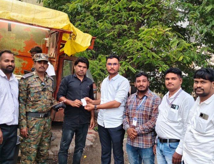 सावधान, शहरात रस्त्यावर कचरा फेकला तर दंड नंतर गुन्हा दाखल करणार महापालिका...!