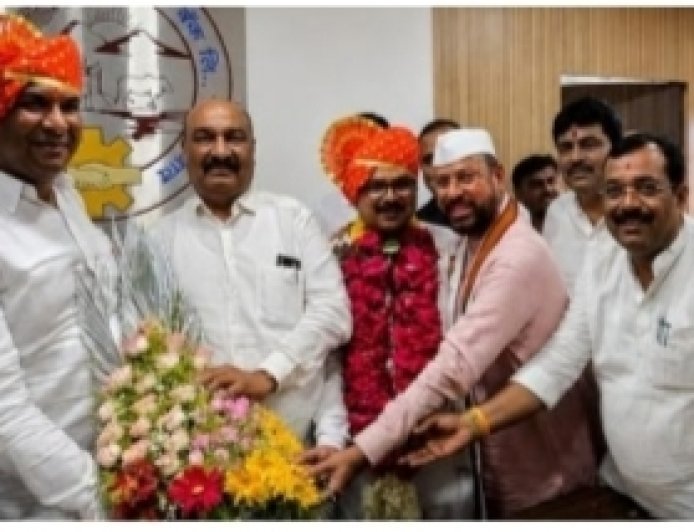 जिल्हा मध्यवर्ती बँकेच्या अध्यक्षपदी आमदार विलास भुमरे तर उपाध्यक्ष पदी रामुकाका शेळके बिनविरोध...!
