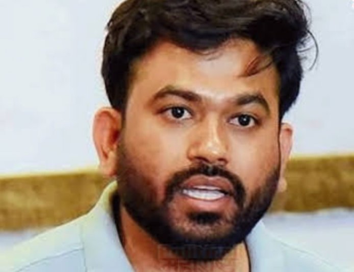 उद्या 24 जूलै रोजी काॅकरोच जनता पार्टीचे देशव्यापी आंदोलन...!