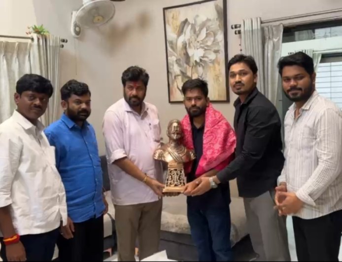भाजपा विरोधी भूमिका मांडणा-या सिजेपी नेते अभिजित दिपके यांच्या घरी बच्चू कडू, राजकीय चर्चांना उधाण...!