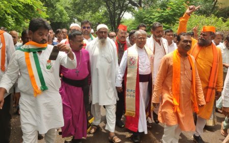 मराठा आरक्षणाच्या मागणीसाठी सर्वपक्षीय, सर्वधर्मीय शिष्टमंडळाचे विभागीय आयुक्तांना निवेदन