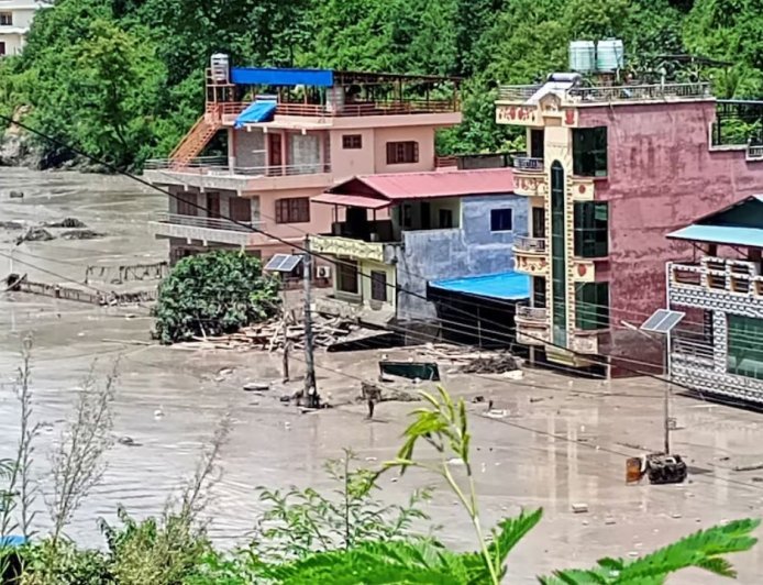 नेपाळ येथे अडकलेल्या नागरिकांसाठी मदत, सरकारने मागवली माहिती...!