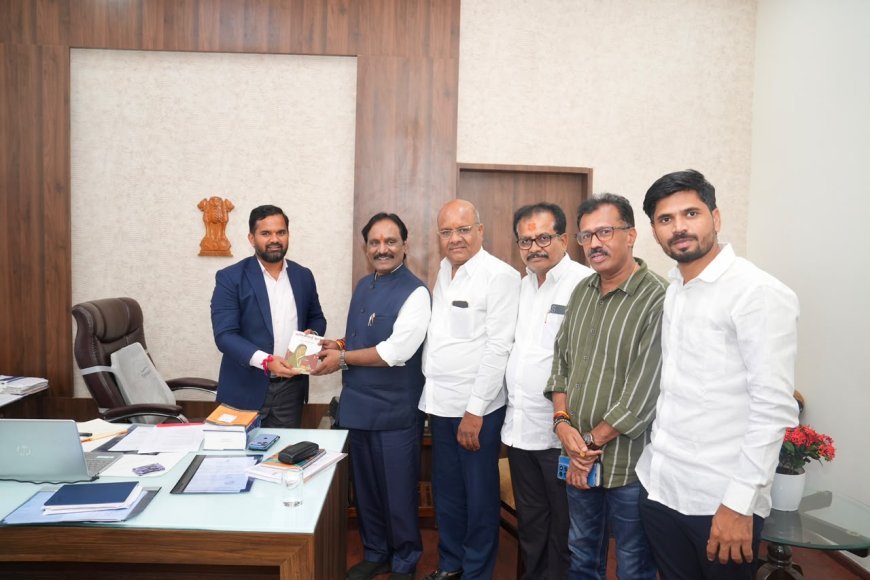 मराठवाडा मंत्रीमंडळ बैठकीतील घोषणा तीन वर्षानंतरही अपूर्ण, अंबादास दानवे यांची विभागीय आयुक्तांशी चर्चा