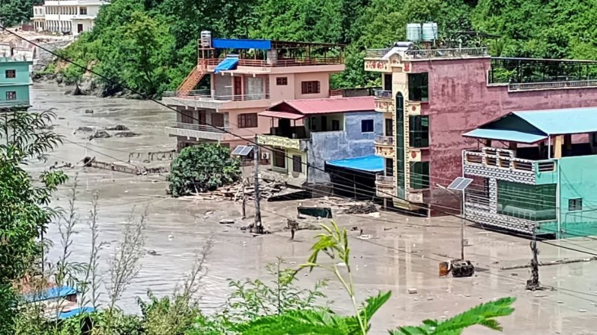 नेपाळ येथे अडकलेल्या नागरिकांसाठी मदत, सरकारने मागवली माहिती...!