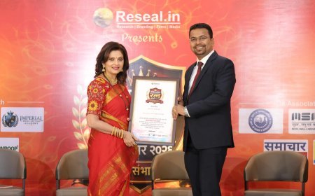 डॉ.विजय मेहेत्रे यांना मराठवाडा रत्न पुरस्कार, अभिनेत्री वर्षा उसगावकर यांच्या हस्ते पुरस्कार प्रदान