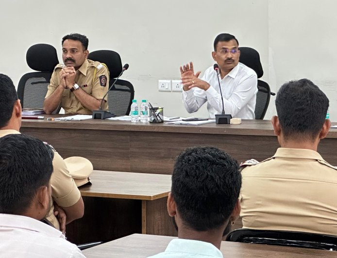 गणेशोत्सवाच्या पार्श्वभूमीवर डिजे मालक-चालक-ऑपरेटरांची बैठक संपन्न...!