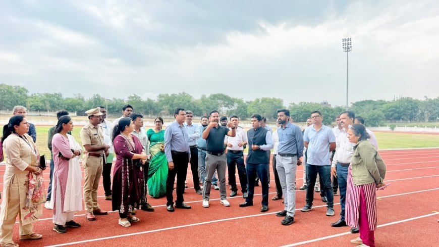 सिंथेटिक ट्रॅकच्या कामाची विभागीय आयुक्त जी.श्रीकांत यांनी केली पाहणी