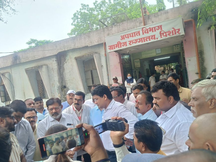 पिशोर,  12 वर्षांपासून एकच डाॅक्टर प्रभारी म्हणून कार्यभार सांभाळत असल्याचे ऐकून मंत्र्यांचे ओएसडी झाले आवाक...