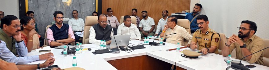 दुष्काळ परिस्थितीबाबत जिल्हाधिकाऱ्यांना तात्काळ अहवाल सादर करण्याचे महसूलमंत्र्यांचे आदेश
