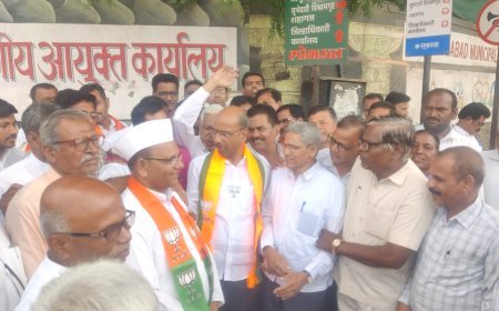 कार्यकर्त्यांचा मान, पदवीधरांचा सन्मान व शिक्षकांच्या स्वाभिमानासाठी निवडणुकीच्या मैदानात - एम.के.देशमुख