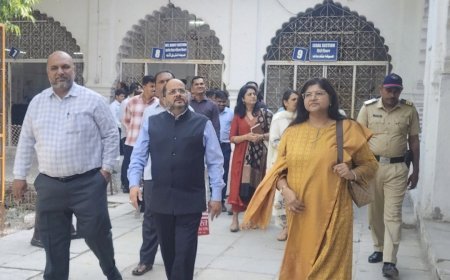 अल्पसंख्याक विकास विभागाच्या सचिवांची वक्फ बोर्डाला भेट