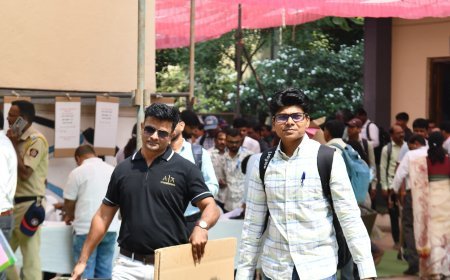 मतपेट्या, मतदान साहित्यासह पथके मतदान केंद्राकडे रवाना...!