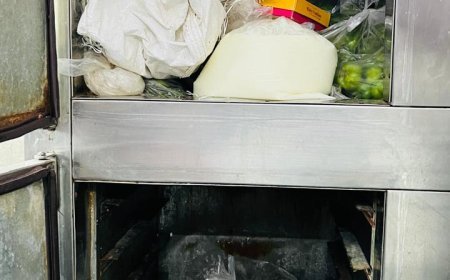 अन्न व औषधी प्रशासनाची कारवाई, वाळूज येथे मिठाई अस्थापनेचा परवाना निलंबित, 7 लाखांचा अन्नसाठा जप्त