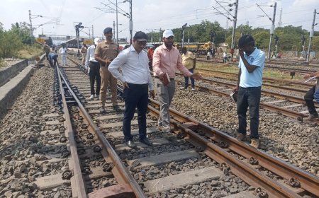 डिआरएम प्रदीप कामले यांनी पूर्णा रेल्वे सुविधांची केली पाहणी