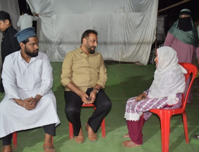 स्व.जेष्ठ पत्रकार अब्दुल कय्यूम यांच्या निवासस्थानी इम्तियाज जलील यांची सांत्वनपर भेट...