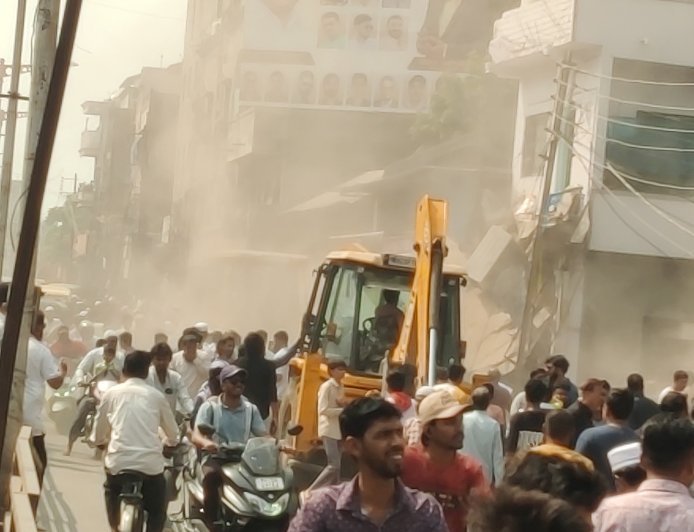 अतिक्रमण कारवाई, रोशनगेटचा श्वास मोकळा, यानंतर कटकट गेट व जीन्सी रोडवर कारवाई...!