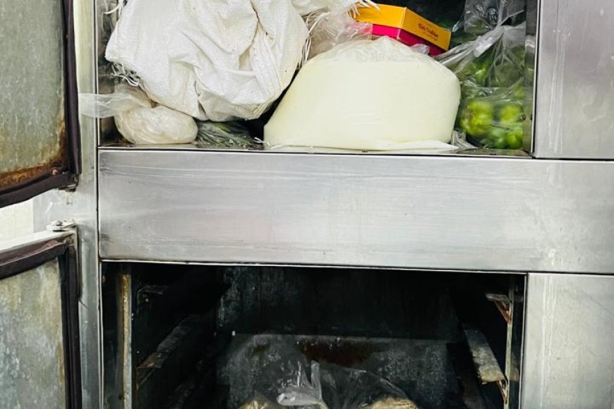 अन्न व औषधी प्रशासनाची कारवाई, वाळूज येथे मिठाई अस्थापनेचा परवाना निलंबित, 7 लाखांचा अन्नसाठा जप्त