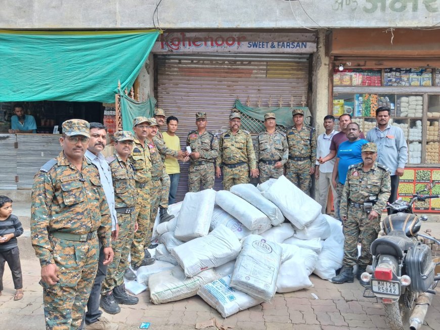 जनता किराणा येथून प्रतिबंधित प्लास्टिक जप्त....
