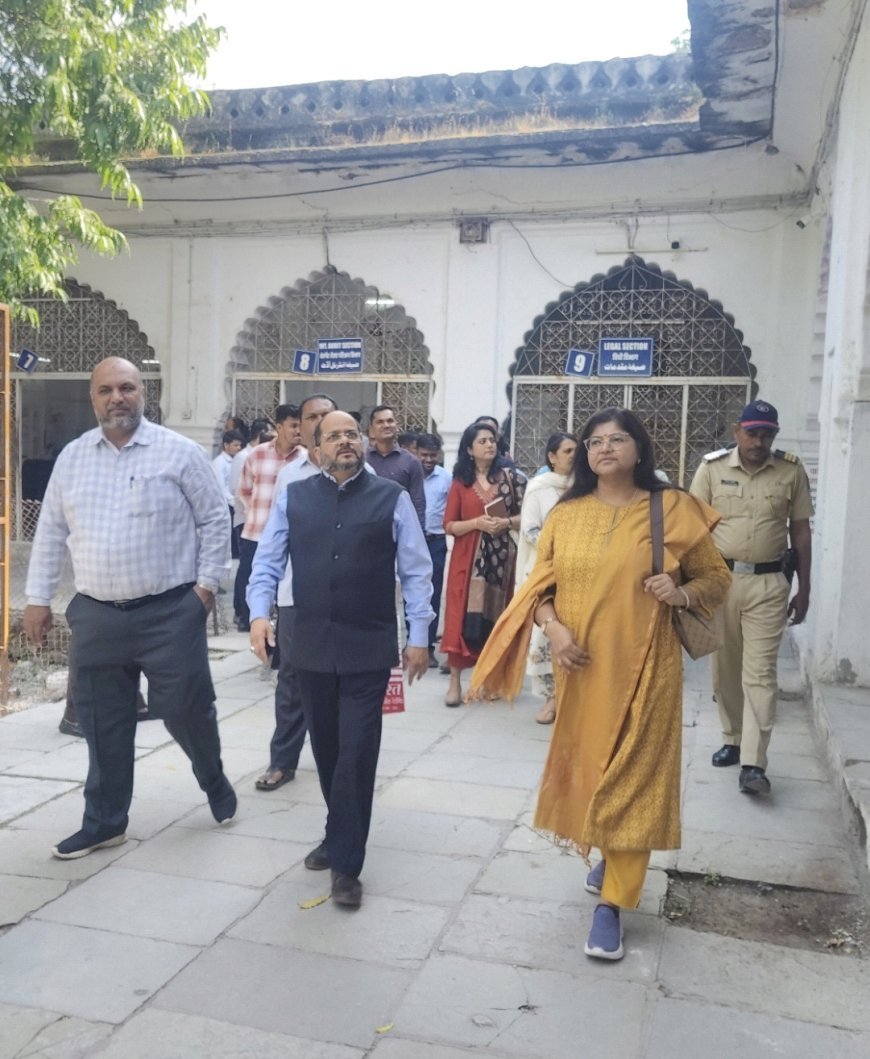 अल्पसंख्याक विकास विभागाच्या सचिवांची वक्फ बोर्डाला भेट