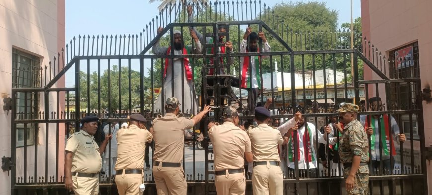 रोशन गेट अतिक्रमण कारवाई विरोधात एसडिपिआई रस्त्यावर...!